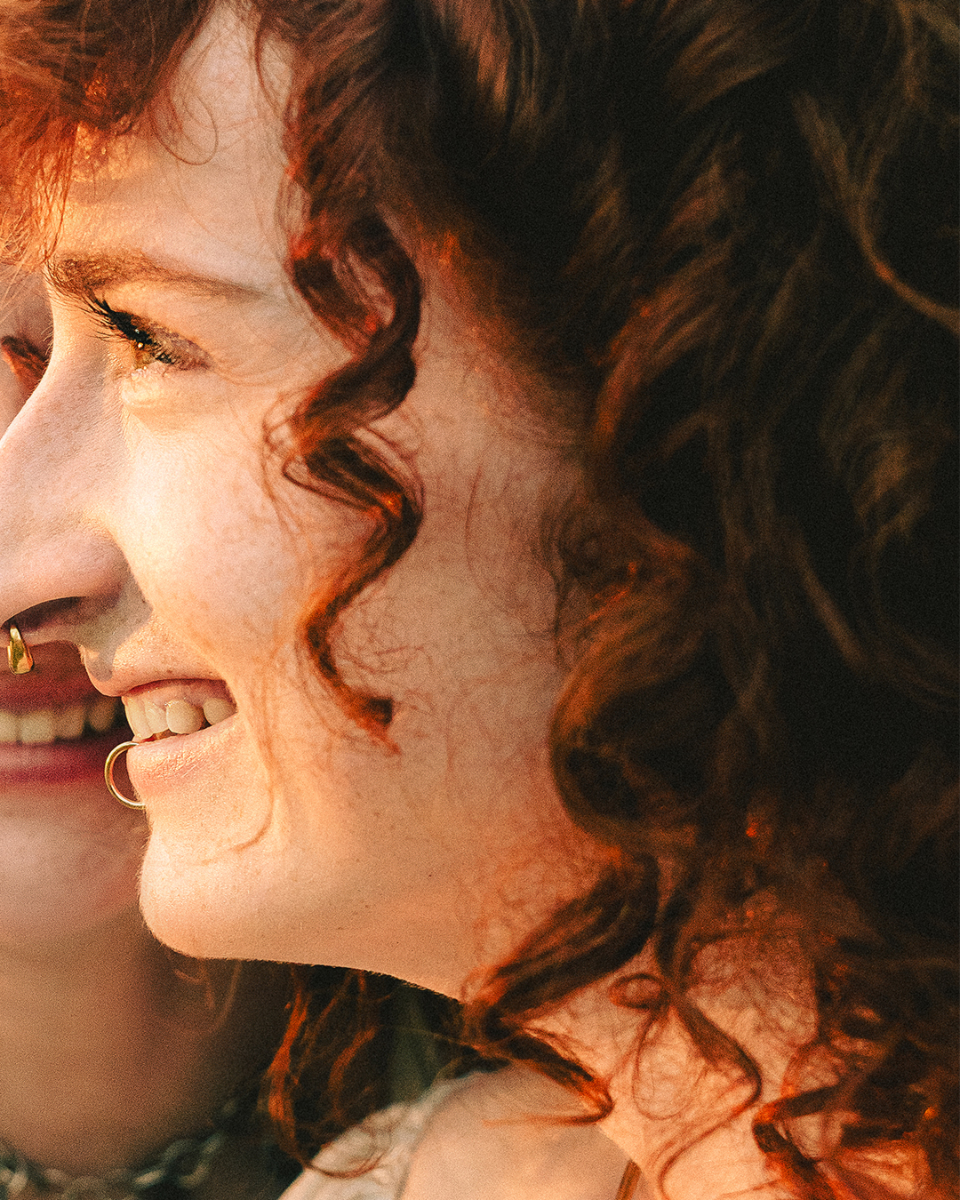 Emotive Creative Portraits of Twin Sisters at Golden Hour — photograph 3 of 20
